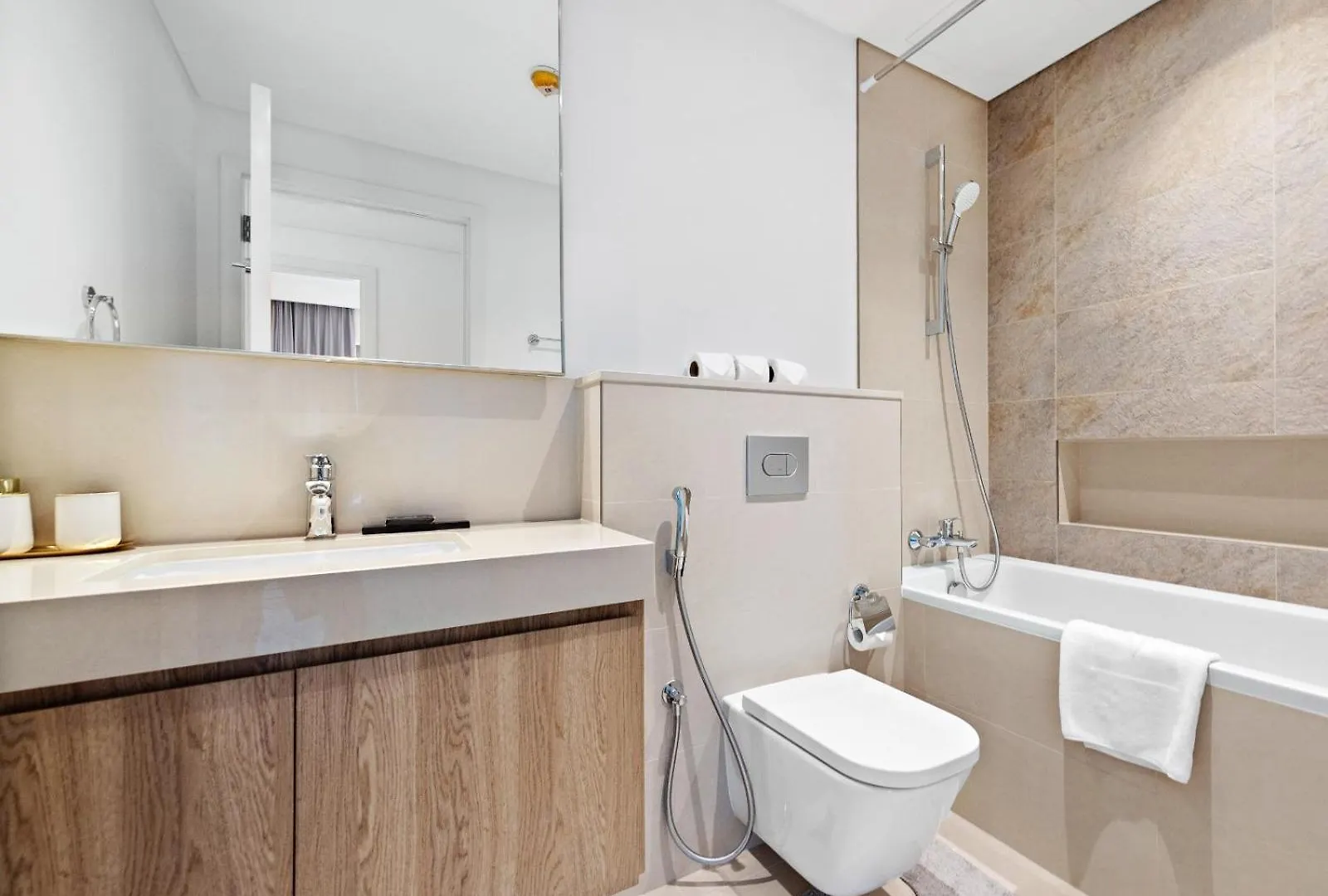 Modern And Classic 1Bdr In Downtown Views-14 Dubai 0*,  United Arab Emirates